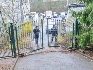 Illegaler Hundering Kreuztal - Das Eingangstor des Zuchtbetriebes
